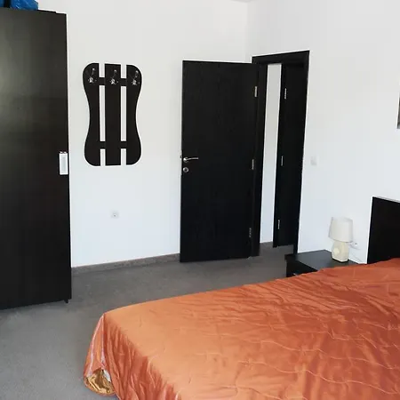 アパート 2-room In Sarafovo *