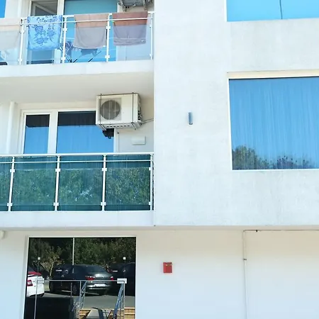 アパート 2-room In Sarafovo
