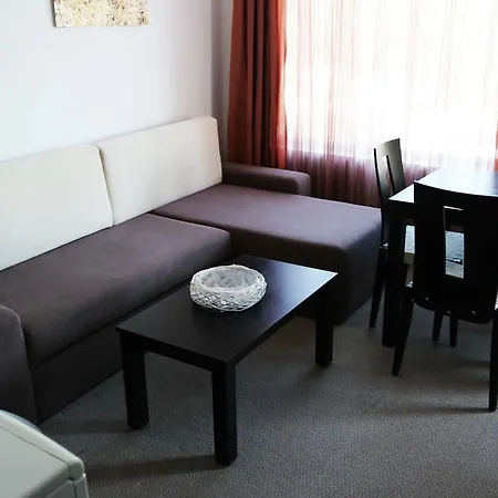 アパート 2-room In Sarafovo